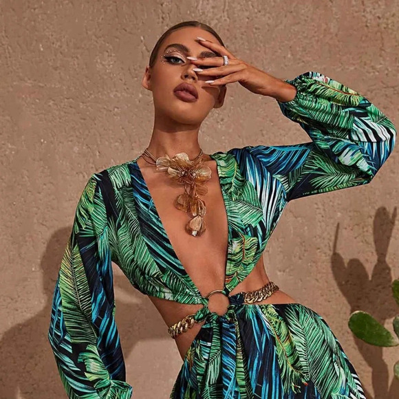 Zara Kate Middleton Famous Cascading Floral Necklace - Picture 3 of 17